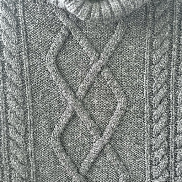 Kit & Ace CABLEKNIT MERINO TURTLENECK SWEATER - Heather Black - Picture 12 of 14